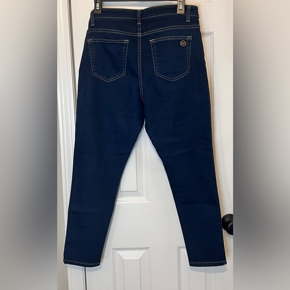 MICHAEL KORS Izzy Cropped Skinny Jean
Denim Dark Blue, Size 10 - Picture 2 of 9